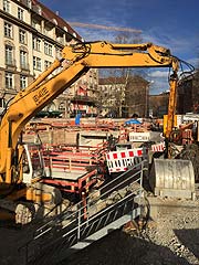 Das zweite Erweiterungsbauwerk entsteht an den nördlichen Enden der beiden U1/U2-Bahnsteige (Sonnenstraße, direkt am Sendlinger-Tor-Platz) (©Foto: Martin Schmitz)